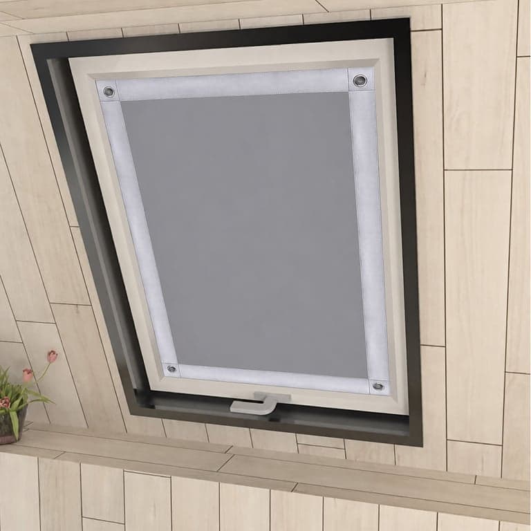 Rulou Opac 100% pentru Fereastră de Mansardă Eurohome, Fără Găurire, cu Ventuze, Velux M06/306 — Culoare gri, nu alb (stare: vezi a 2-a imagine)