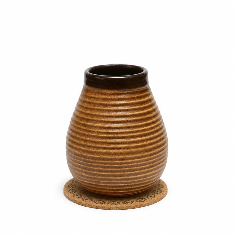 Set ceai Mate Green Yerba Mate – Cană din ceramică lucrată manual 350 ml — doar cana și suportul (stare: vezi a 2-a poză)
