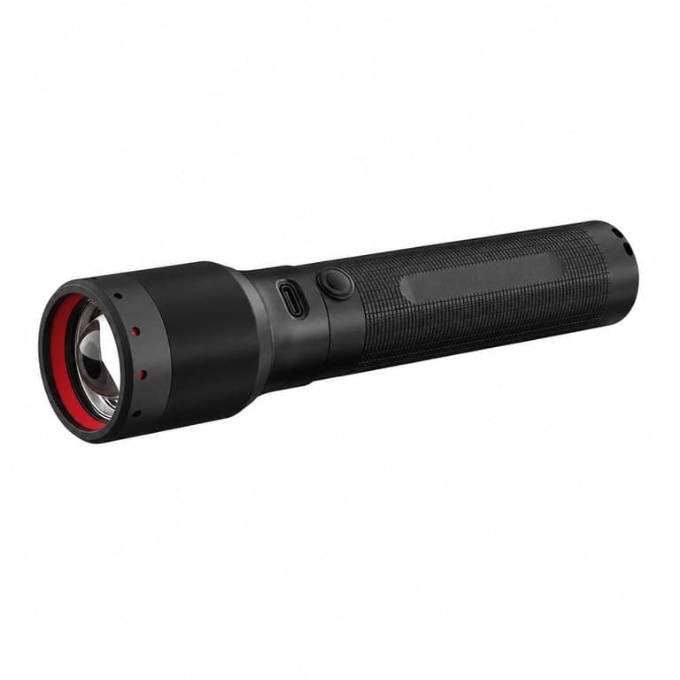 Lanternă LED reîncărcabilă Ledlenser P7R 2000 lumeni, 320 m, focus, USB-C — defectă, pentru piese: nu mai reacționează la nimic (stare: vezi a 2-a fotografie)