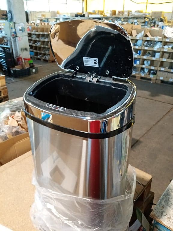 Coș de gunoi cu senzor Tower T80901 din oțel inoxidabil, 58 L, cu capac cu închidere lentă (soft-close) și mod manual — testat (stare: vezi a 2-a imagine)