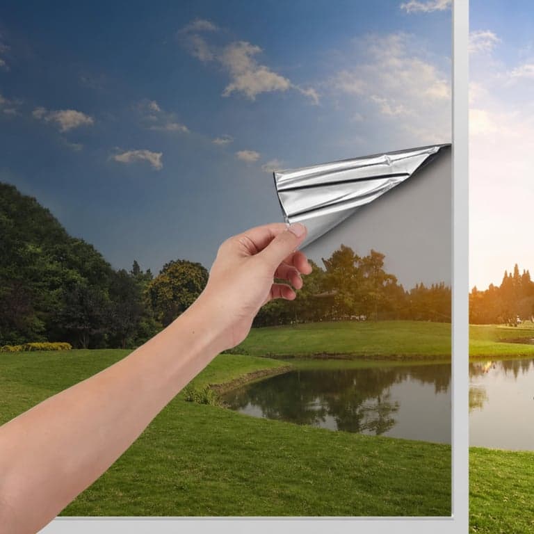 Folie pentru geam Antrect 70x200 cm, folie oglindă unidirecțională, protecție solară, filtru UV — defectă, funcționează parțial: este strivită (stare: vezi a 2-a imagine)